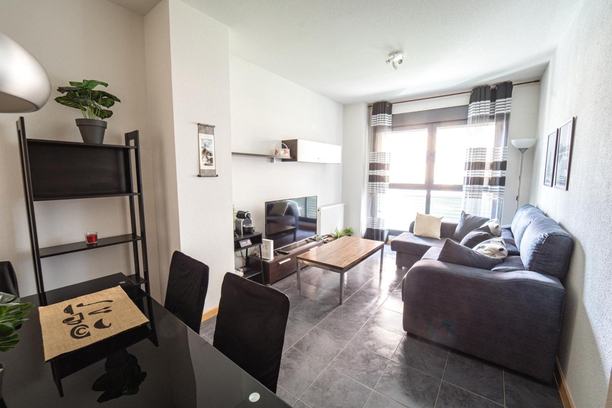 Apartment Comodo En By Bebalmy
